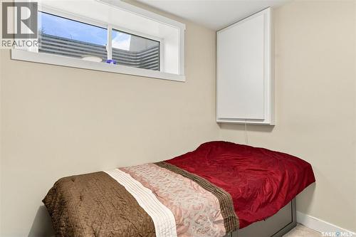 332 Mcfaull Crescent, Saskatoon, SK - Indoor Photo Showing Bedroom