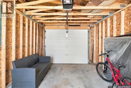 332 Mcfaull Crescent, Saskatoon, SK - Indoor Photo Showing Garage