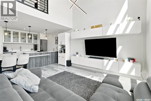 332 Mcfaull Crescent, Saskatoon, SK - Indoor Photo Showing Living Room