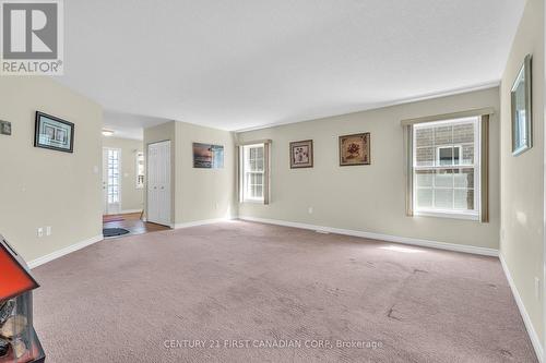 3191 Singleton Avenue, London South (South W), ON - Indoor Photo Showing Other Room