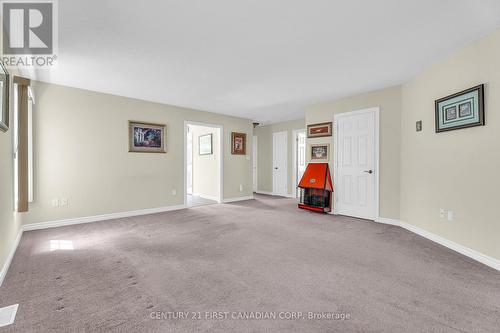 3191 Singleton Avenue, London South (South W), ON - Indoor Photo Showing Other Room