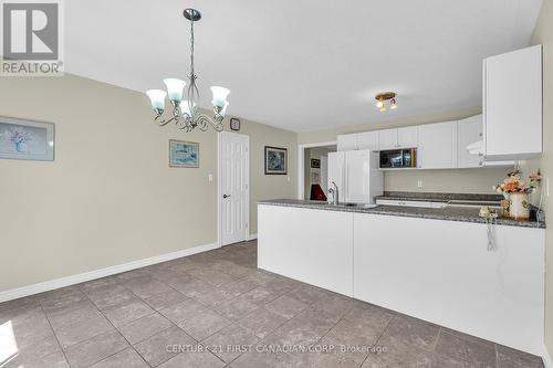 3191 Singleton Avenue, London South (South W), ON - Indoor Photo Showing Kitchen