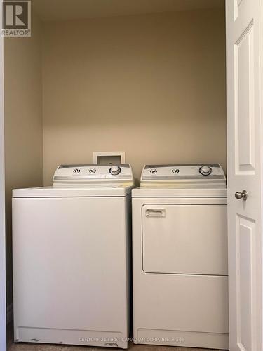 3191 Singleton Avenue, London South (South W), ON - Indoor Photo Showing Laundry Room