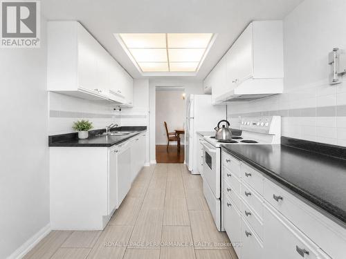 1002 - 757 Victoria Pk Avenue, Toronto (Oakridge), ON - Indoor Photo Showing Kitchen