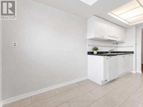 1002 - 757 Victoria Pk Avenue, Toronto (Oakridge), ON - Indoor Photo Showing Kitchen