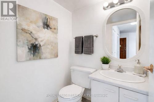 1004 - 40 Arthur Street E, Ottawa, ON - Indoor Photo Showing Bathroom