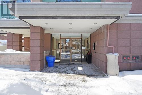 1004 - 40 Arthur Street E, Ottawa, ON -  With Exterior