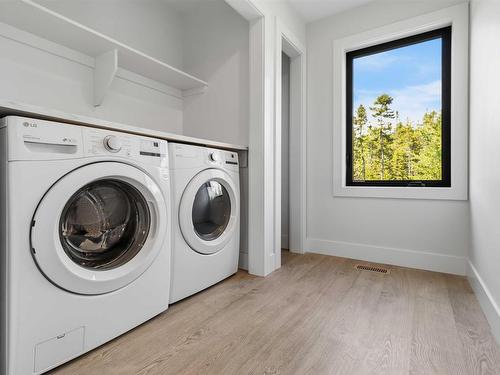 511 Midnight Run, Middle Sackville, NS - Indoor Photo Showing Laundry Room