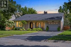 2086 CAVENDISH DRIVE  Burlington (Brant Hills), ON L7P 1Z1