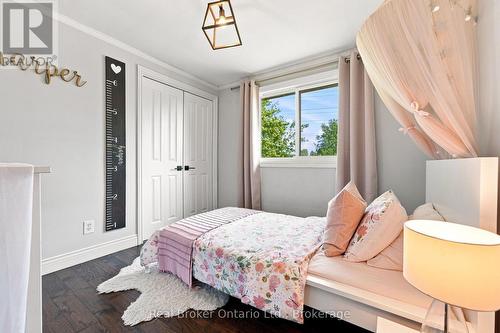 2086 Cavendish Drive, Burlington (Brant Hills), ON - Indoor Photo Showing Bedroom