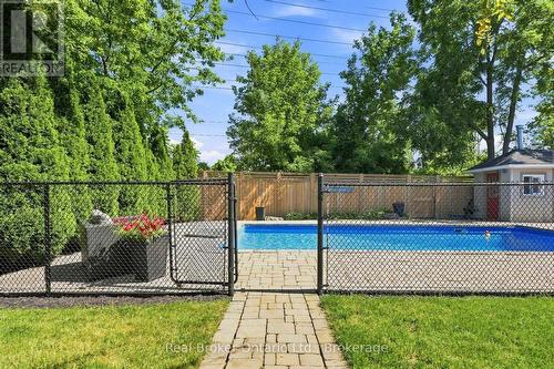 2086 Cavendish Drive, Burlington (Brant Hills), ON - Outdoor With In Ground Pool