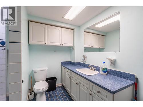 1579 Napier Place, Kamloops, BC - Indoor Photo Showing Bathroom