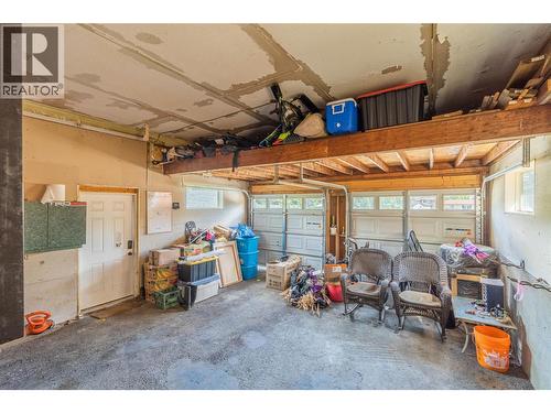 1579 Napier Place, Kamloops, BC - Indoor Photo Showing Garage