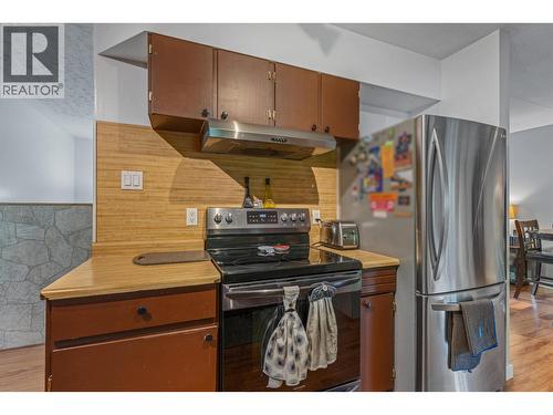 2099 Macdonald Avenue, Prince George, BC - Indoor Photo Showing Kitchen