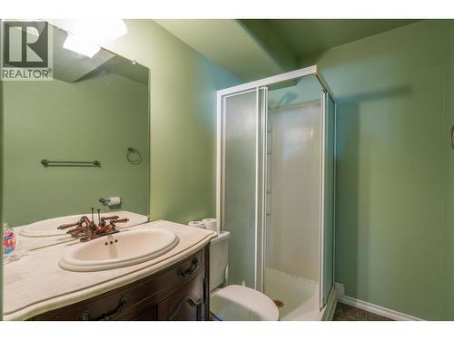 2099 Macdonald Avenue, Prince George, BC - Indoor Photo Showing Bathroom