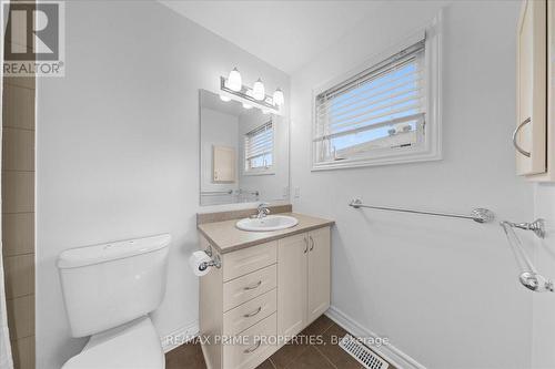 B - 279 Titanium Private, Ottawa, ON - Indoor Photo Showing Bathroom