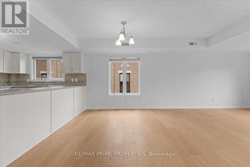 B - 279 Titanium Private, Ottawa, ON - Indoor Photo Showing Kitchen