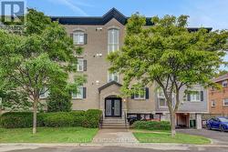 402 - 711 CHURCHILL AVENUE N Ottawa, ON K1Z 5G6