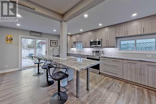 240 Pine Beach Drive, Georgina, ON - Indoor Photo Showing Kitchen With Upgraded Kitchen