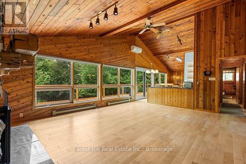 So much natural light - 344511 North Line, West Grey, ON -  With Deck Patio Veranda With Exterior