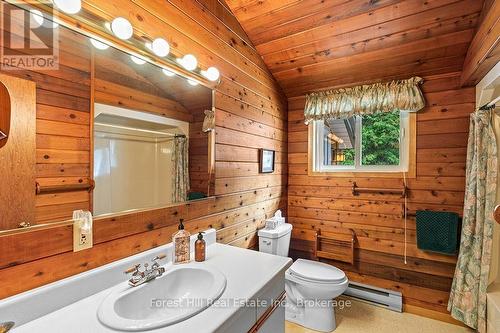 Main Floor Bathroom - 344511 North Line, West Grey, ON - Indoor Photo Showing Bathroom