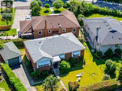 31 FRIMETTE CRESCENT  Toronto, ON M6N 4W5