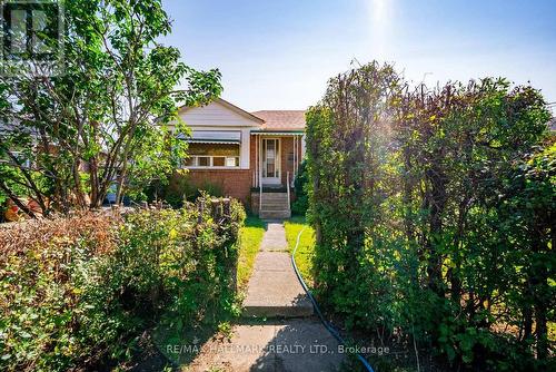 31 Frimette Crescent, Toronto, ON - Outdoor