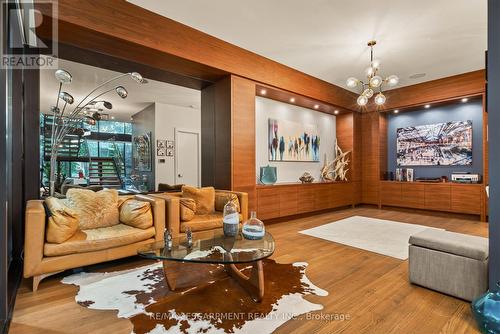 54 Raymar Place, Oakville, ON - Indoor Photo Showing Living Room
