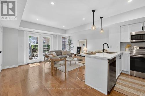 50 - 93 The Queensway, Toronto, ON - Indoor Photo Showing Kitchen