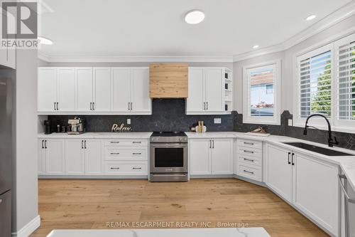 1533 Morse Place, Milton, ON - Indoor Photo Showing Kitchen