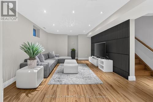 1533 Morse Place, Milton, ON - Indoor Photo Showing Living Room