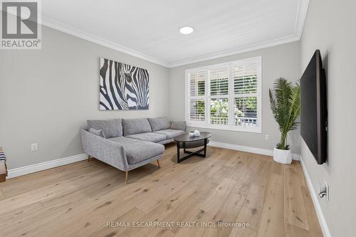 1533 Morse Place, Milton, ON - Indoor Photo Showing Living Room