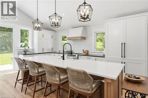 1095 Governors Road, Dundas, ON - Indoor