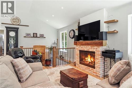1095 Governors Road, Dundas, ON - Indoor Photo Showing Living Room With Fireplace