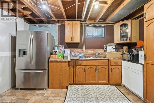1095 Governors Road, Dundas, ON - Indoor Photo Showing Kitchen With Double Sink