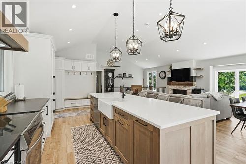 1095 Governors Road, Dundas, ON - Indoor
