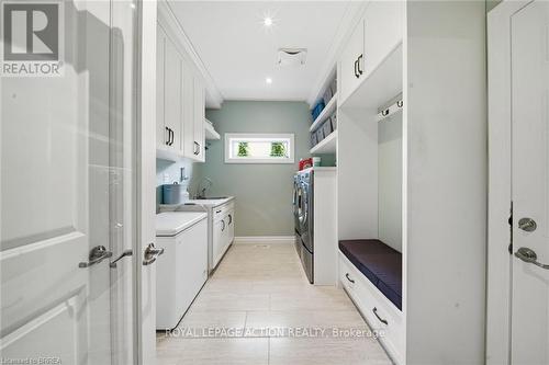 14 Ellington Place, Brantford, ON - Indoor Photo Showing Laundry Room