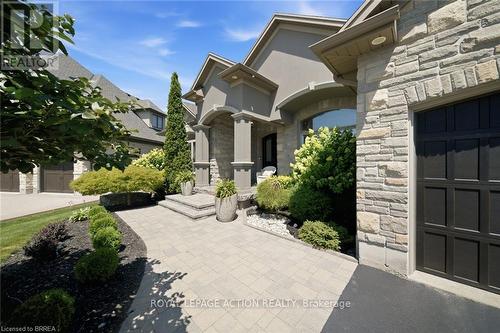 14 Ellington Place, Brantford, ON - Outdoor
