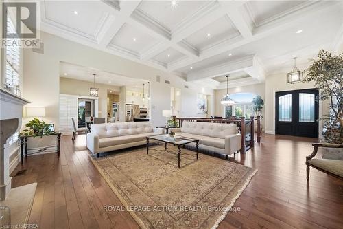 14 Ellington Place, Brantford, ON - Indoor Photo Showing Living Room