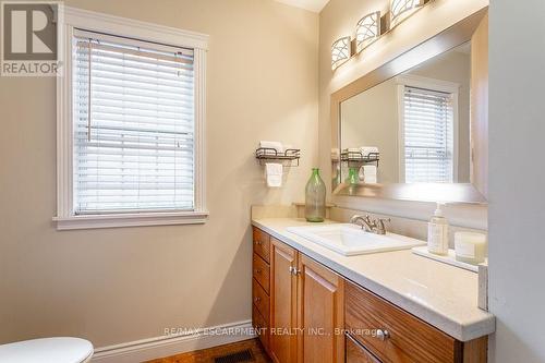 270 Beach Boulevard, Hamilton, ON - Indoor Photo Showing Bathroom