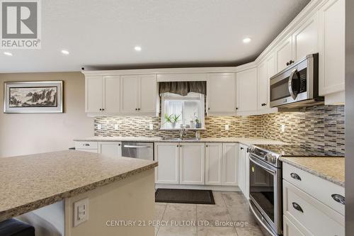28 Freedom Crescent, Quinte West, ON - Indoor Photo Showing Kitchen With Double Sink With Upgraded Kitchen