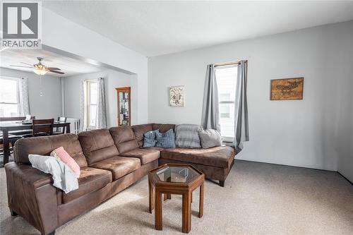 166 John Street, Sarnia, ON - Indoor Photo Showing Living Room