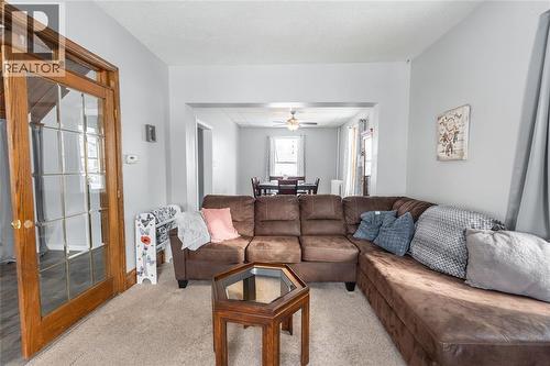 166 John Street, Sarnia, ON - Indoor Photo Showing Living Room