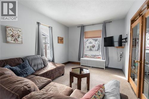 166 John Street, Sarnia, ON - Indoor Photo Showing Living Room