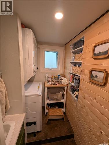 2009 7Th Street, Rosthern, SK - Indoor Photo Showing Laundry Room