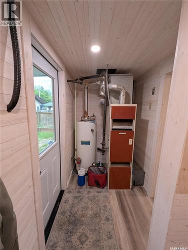 2009 7Th Street, Rosthern, SK - Indoor