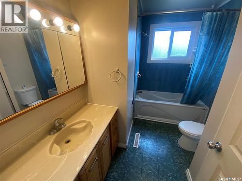 392 Circlebrooke Drive, Yorkton, SK - Indoor Photo Showing Bathroom
