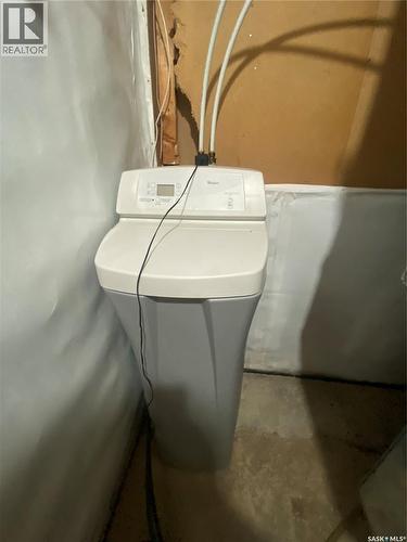 392 Circlebrooke Drive, Yorkton, SK - Indoor Photo Showing Laundry Room