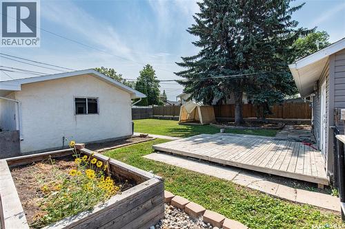 1337 7Th Avenue Nw, Moose Jaw, SK - Outdoor