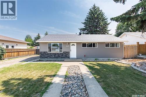 1337 7Th Avenue Nw, Moose Jaw, SK - Outdoor